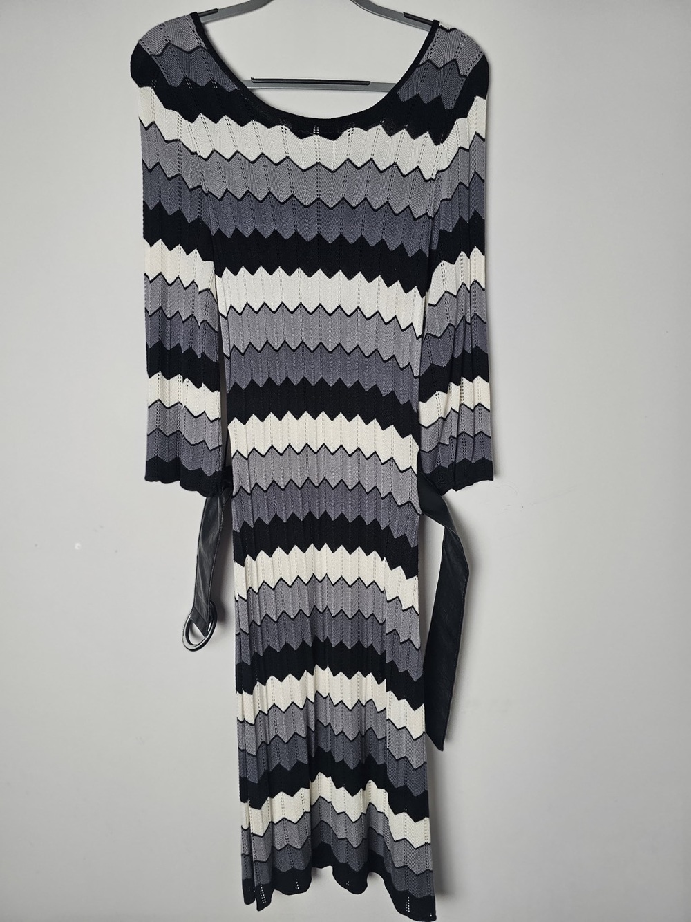 Adrienne Vittadini Black, Gray & White Chevron Midi Dress